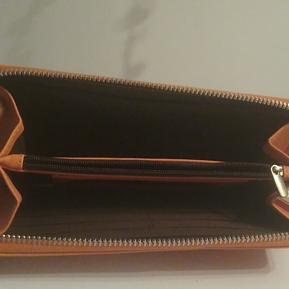 Wallet - Picture 2 of 4